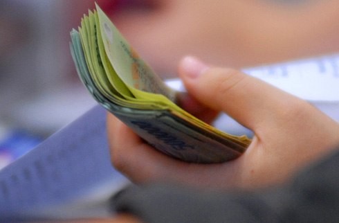 Trang Chủ KL99Com Số 1 Link Đăng Ký KL999 nặng gánh thuế phí, ngân sách vẫn thâm hụt